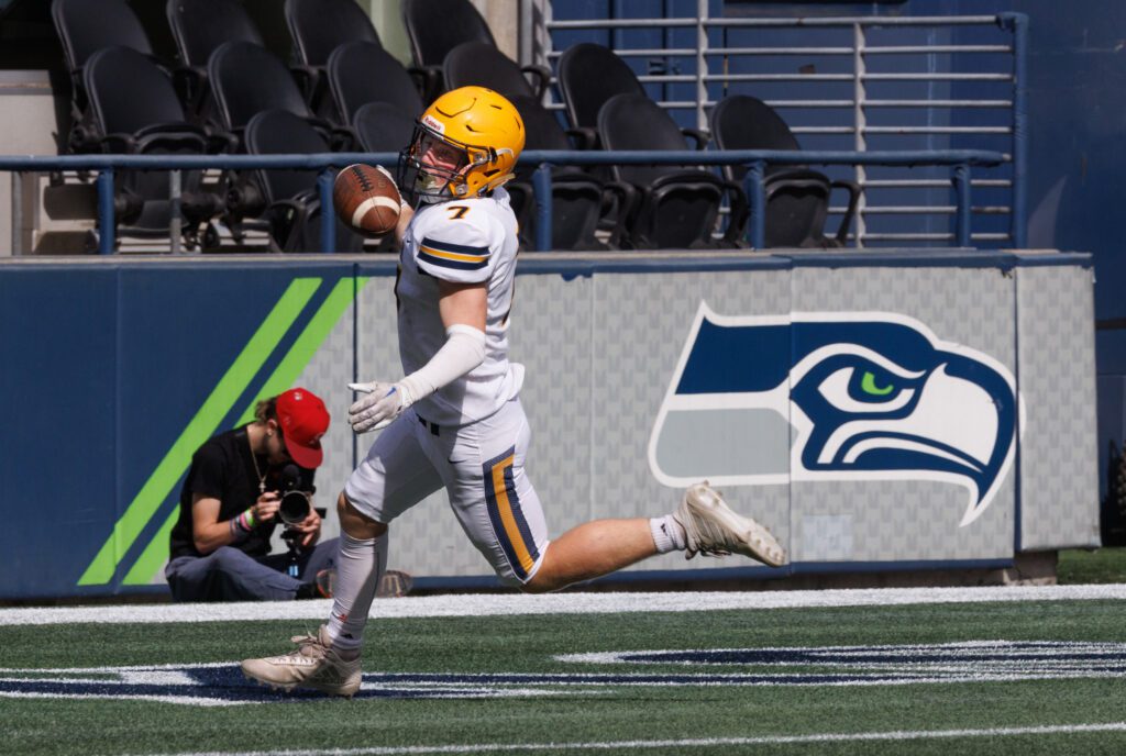 Ferndale's Zach Nielsen runs in for a 51-yard touchdown.