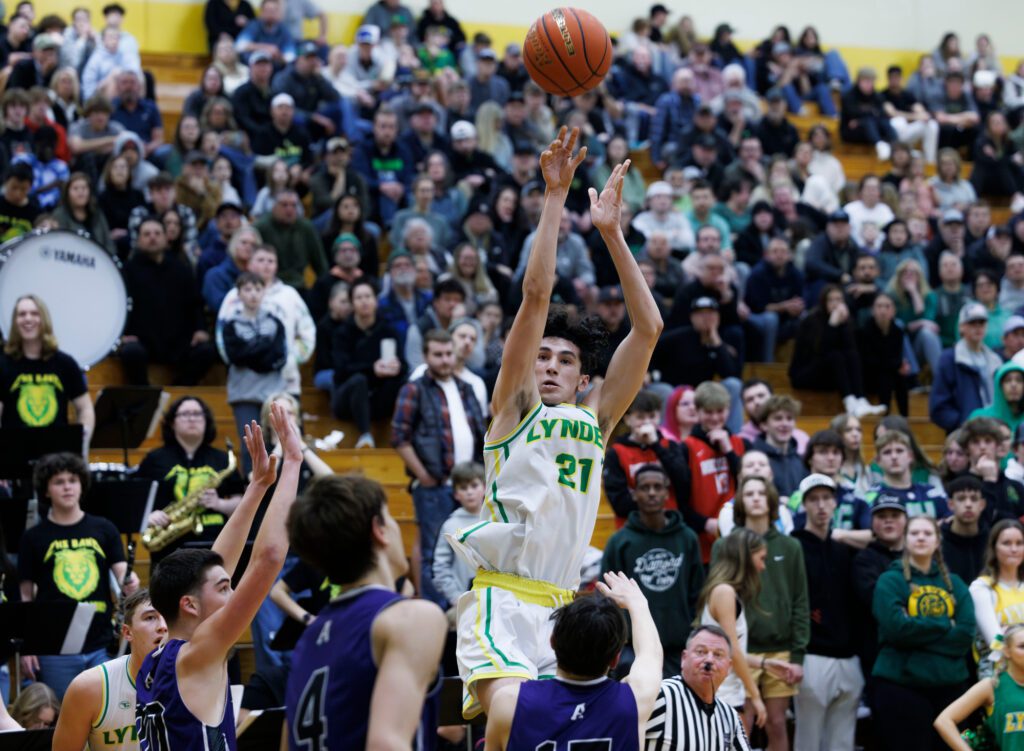 Lynden’s Anthony Cananles shoots a jump shot as Lynden beat Anacortes 64-62 on Jan. 24 in Lynden.