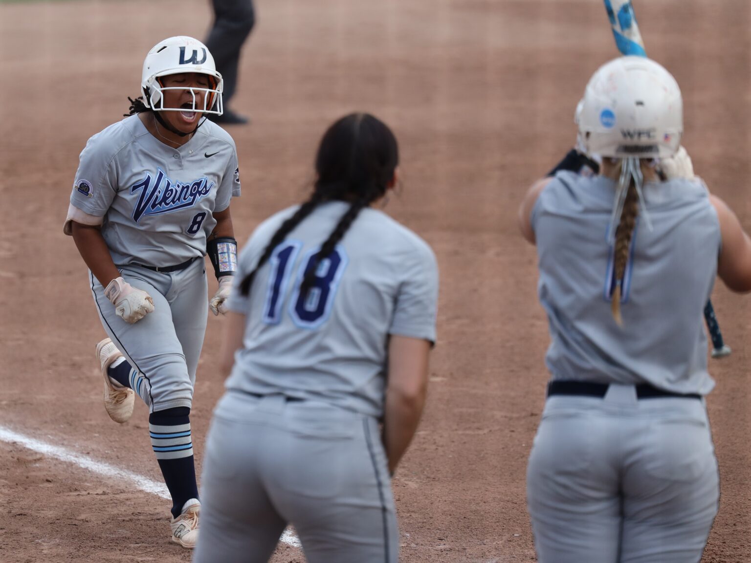 Pair of home runs power WWU softball to firstever Final Four